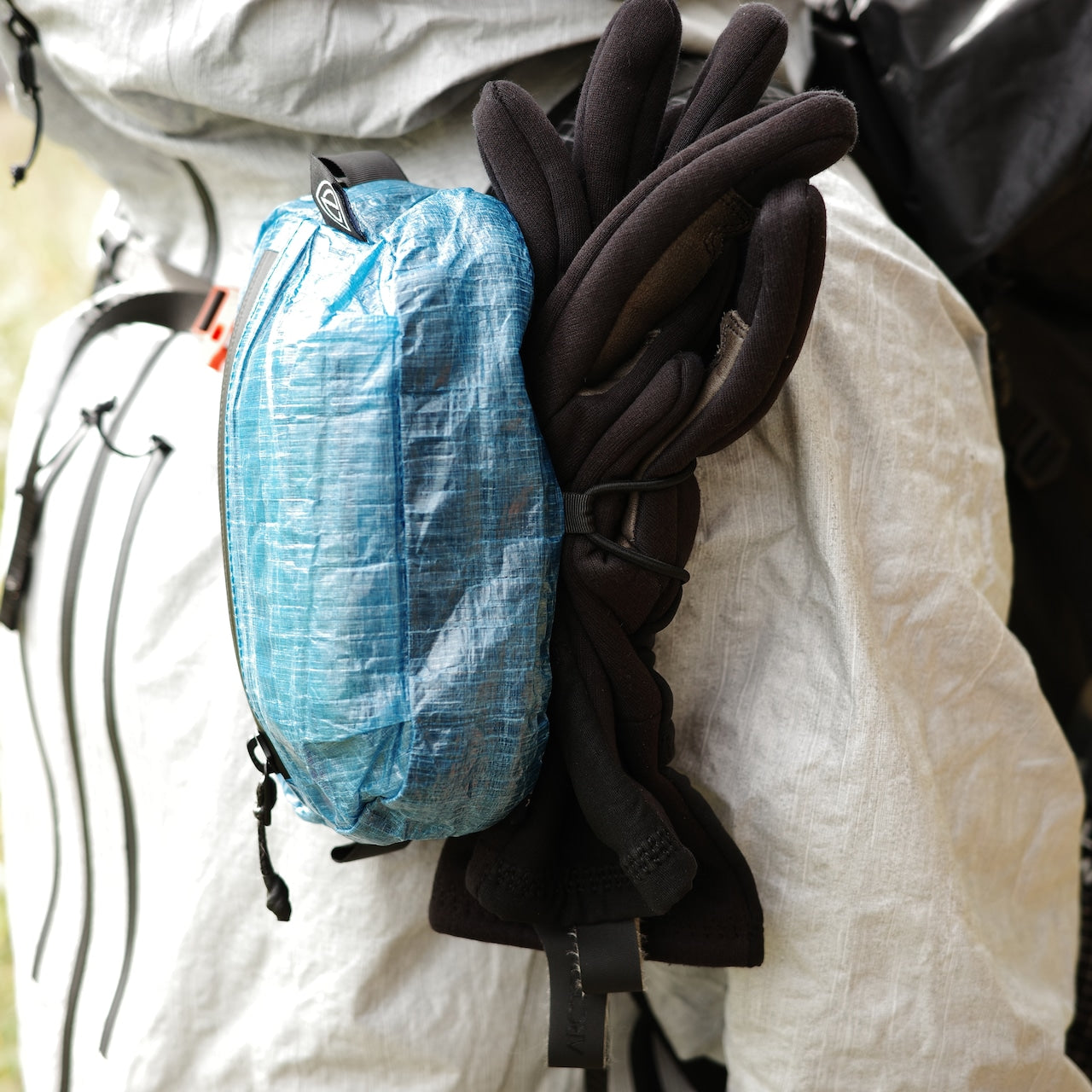 "PUFF PACK BLACK DYNEEMA GRIDSTOP"