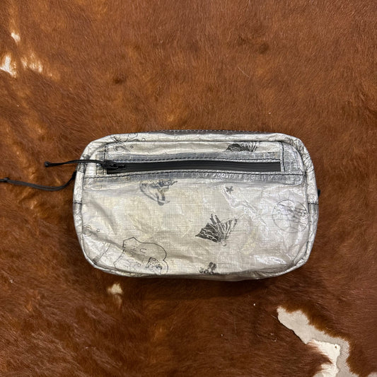 "DT POUCH"
