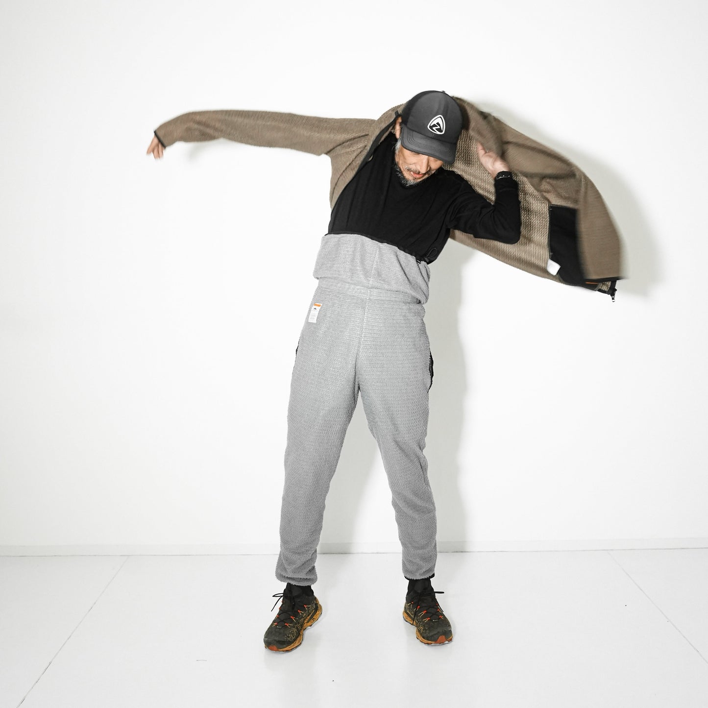 "ALPHA HOODIE 90"