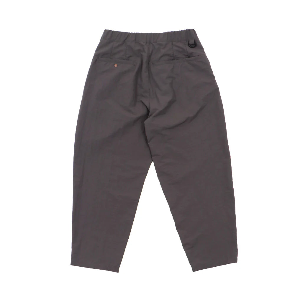 "MOUNTAIN HIKE PANTS"