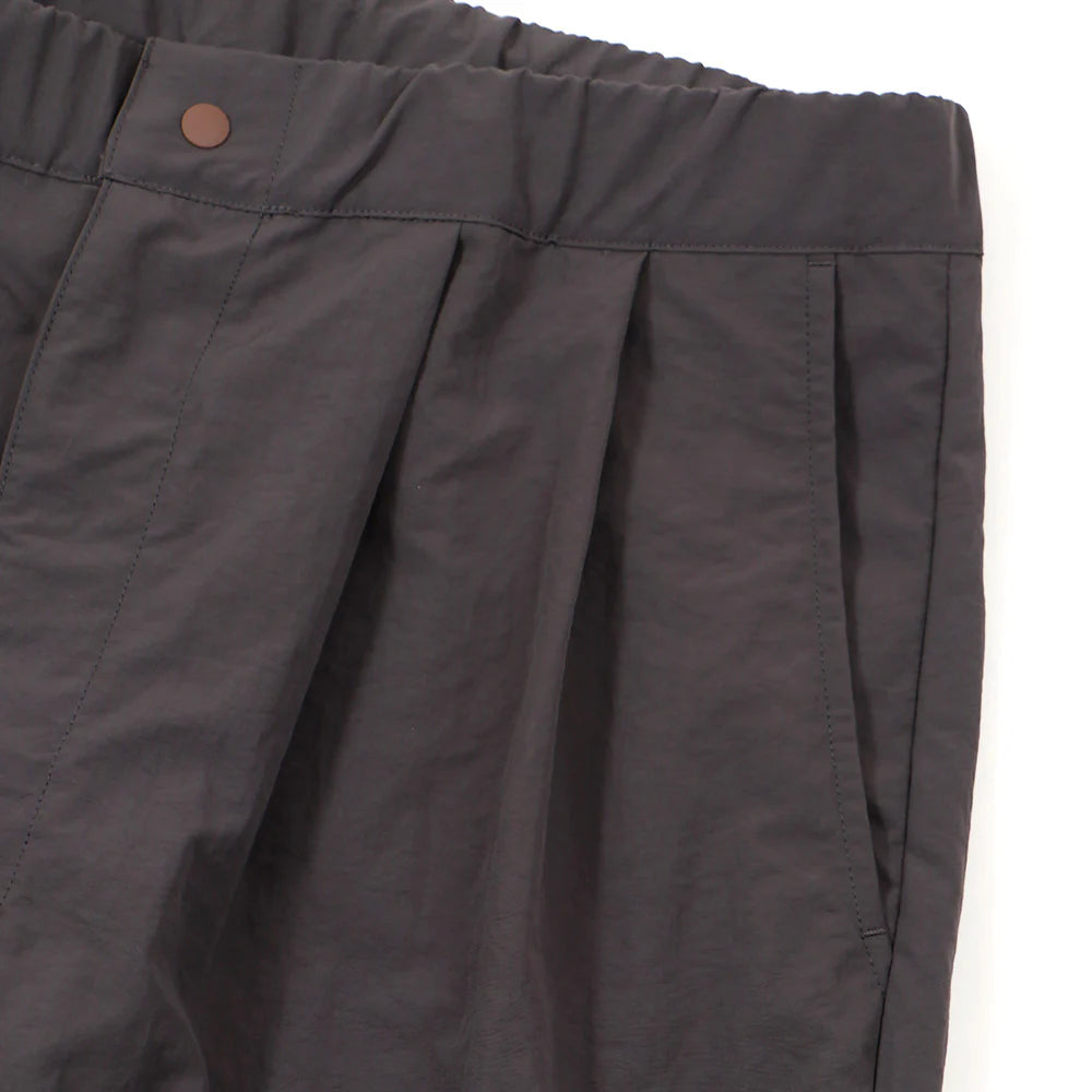 "MOUNTAIN HIKE PANTS"