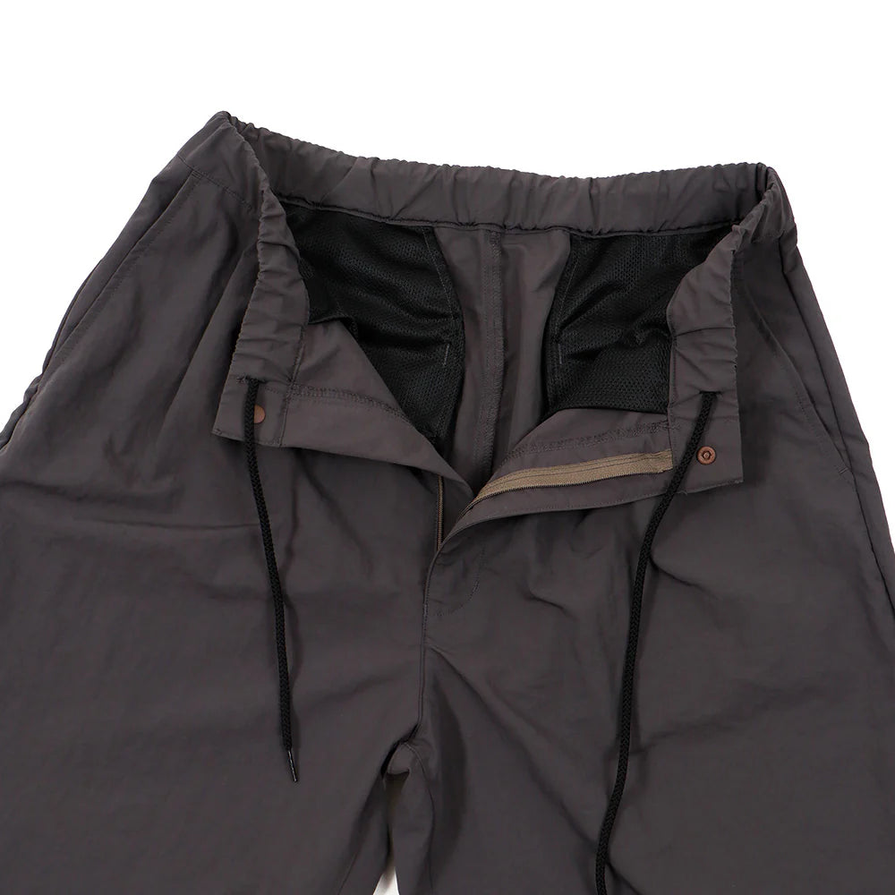 "MOUNTAIN HIKE PANTS"
