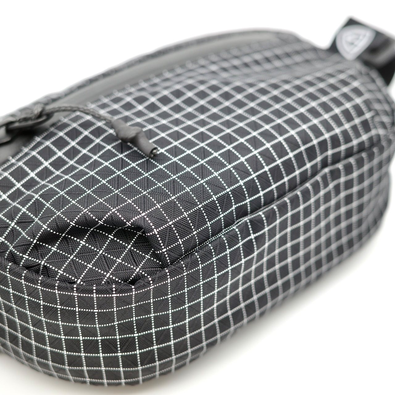 "PUFF PACK BLACK DYNEEMA GRIDSTOP"