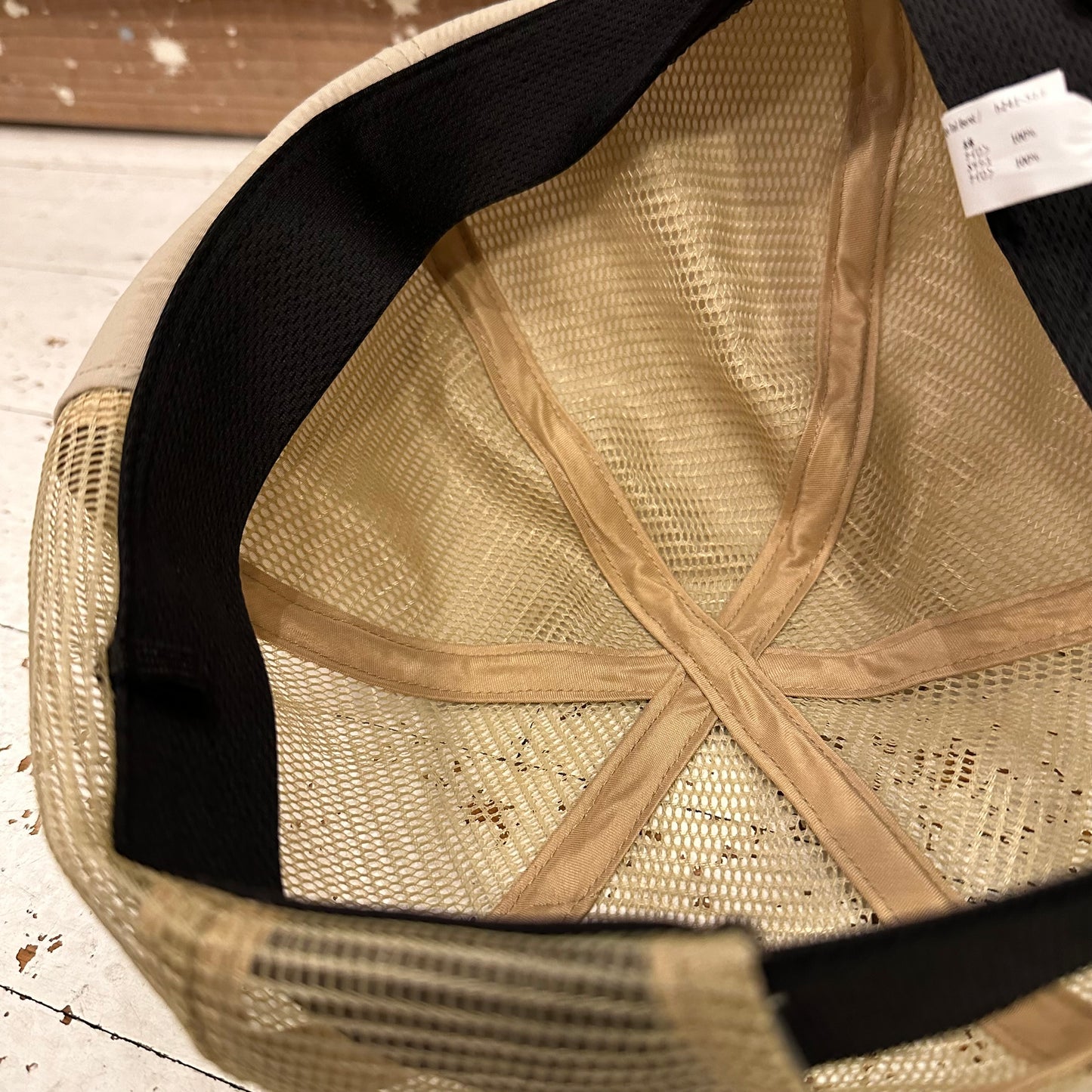 "RIDGE TAIL BERET"