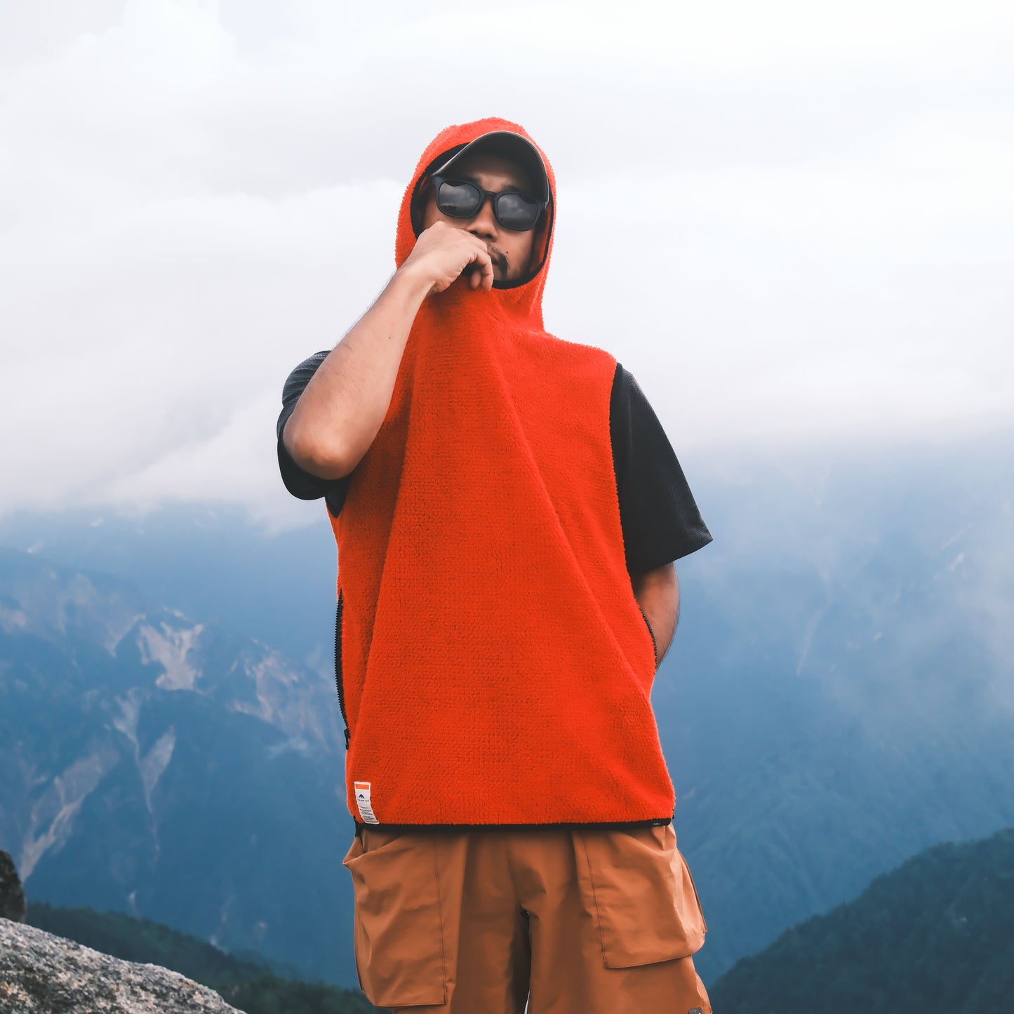 "ALPHA 90 SIDE ZIP VEST"