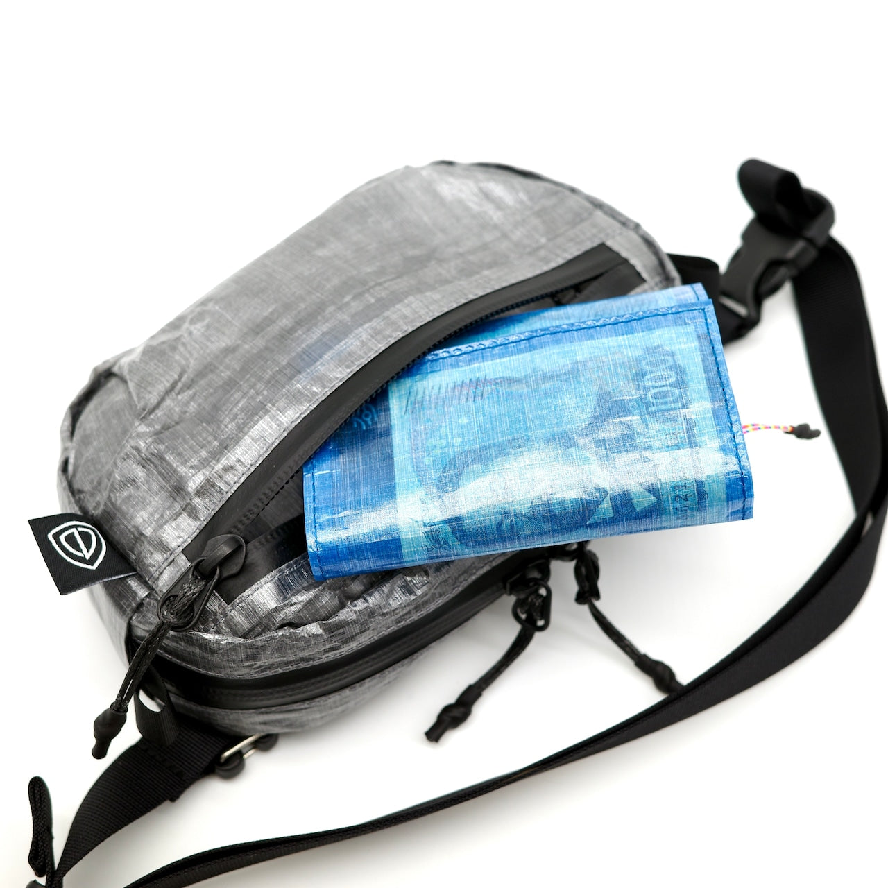 "PUFF PACK BLACK DYNEEMA GRIDSTOP"
