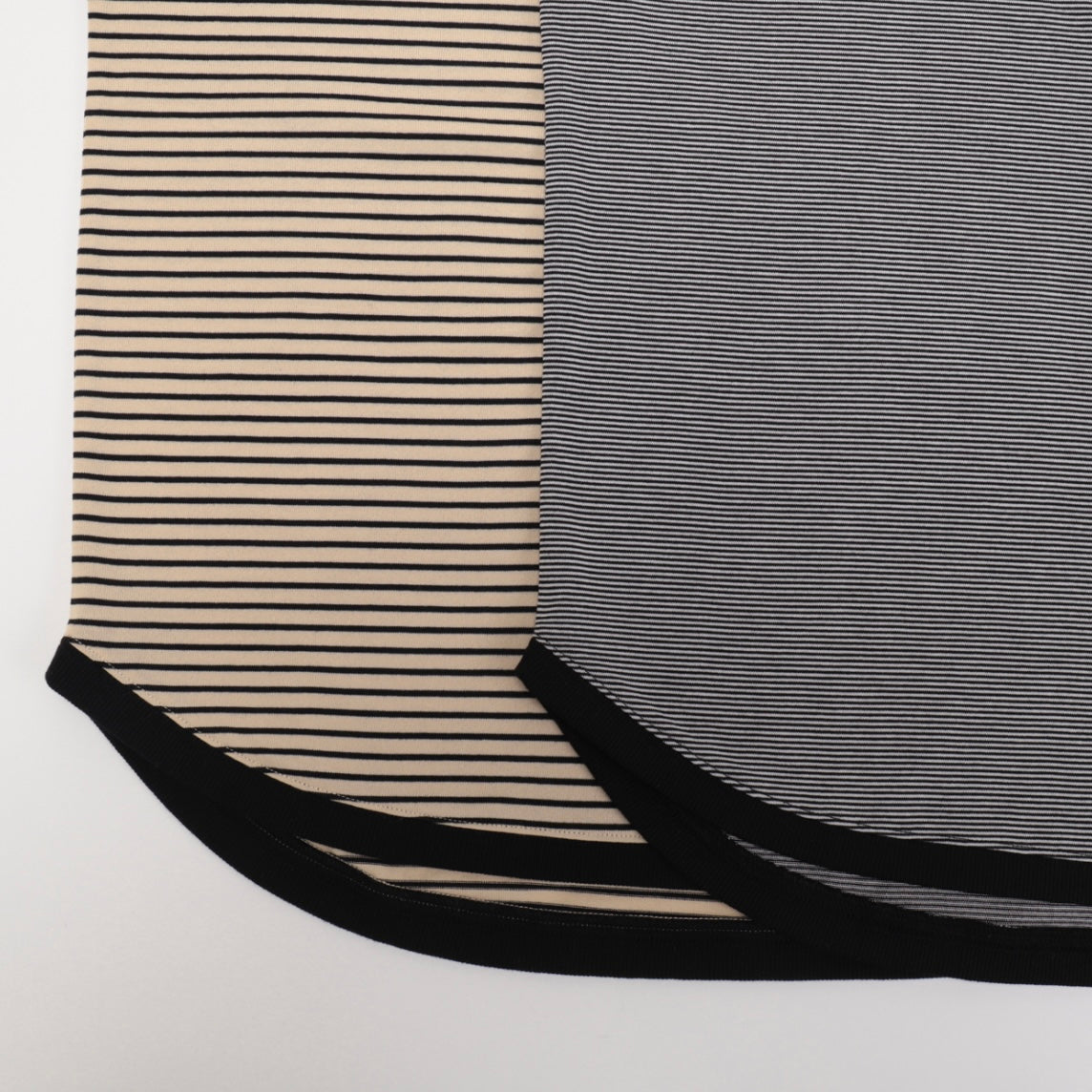 "HIKE BORDER NAGASODE TEE"