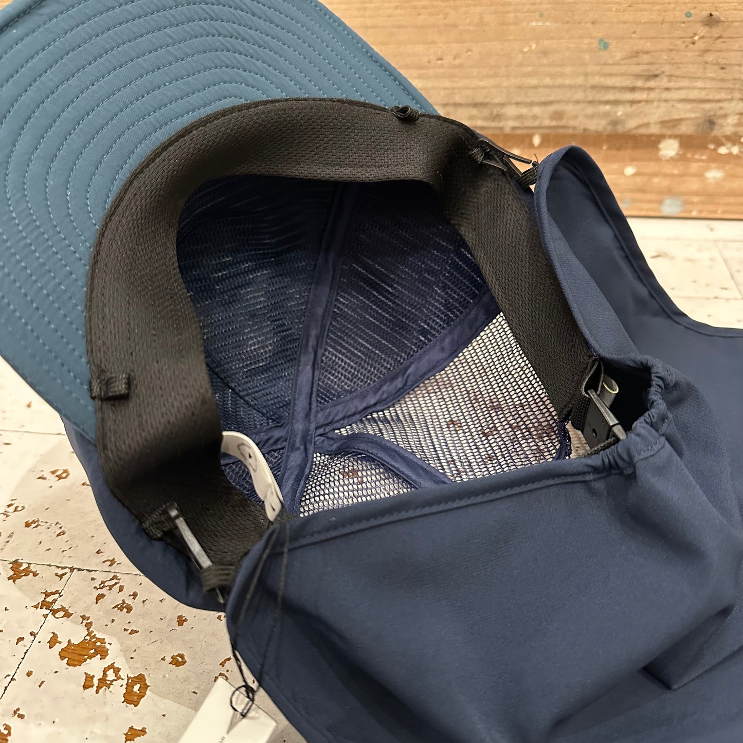 "MORAINE CAP"