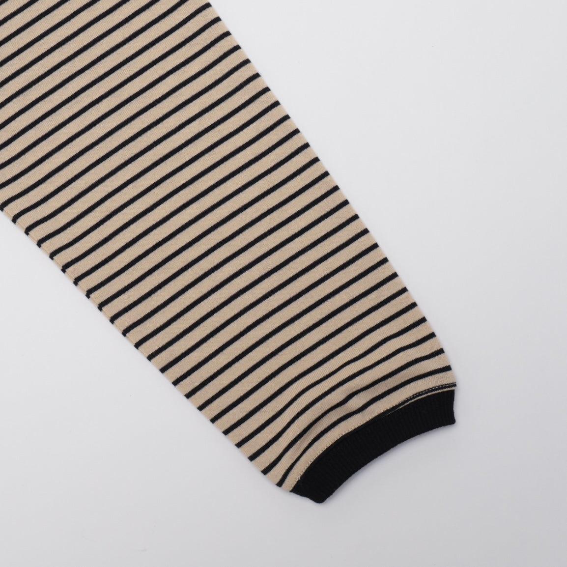 "HIKE BORDER NAGASODE TEE"