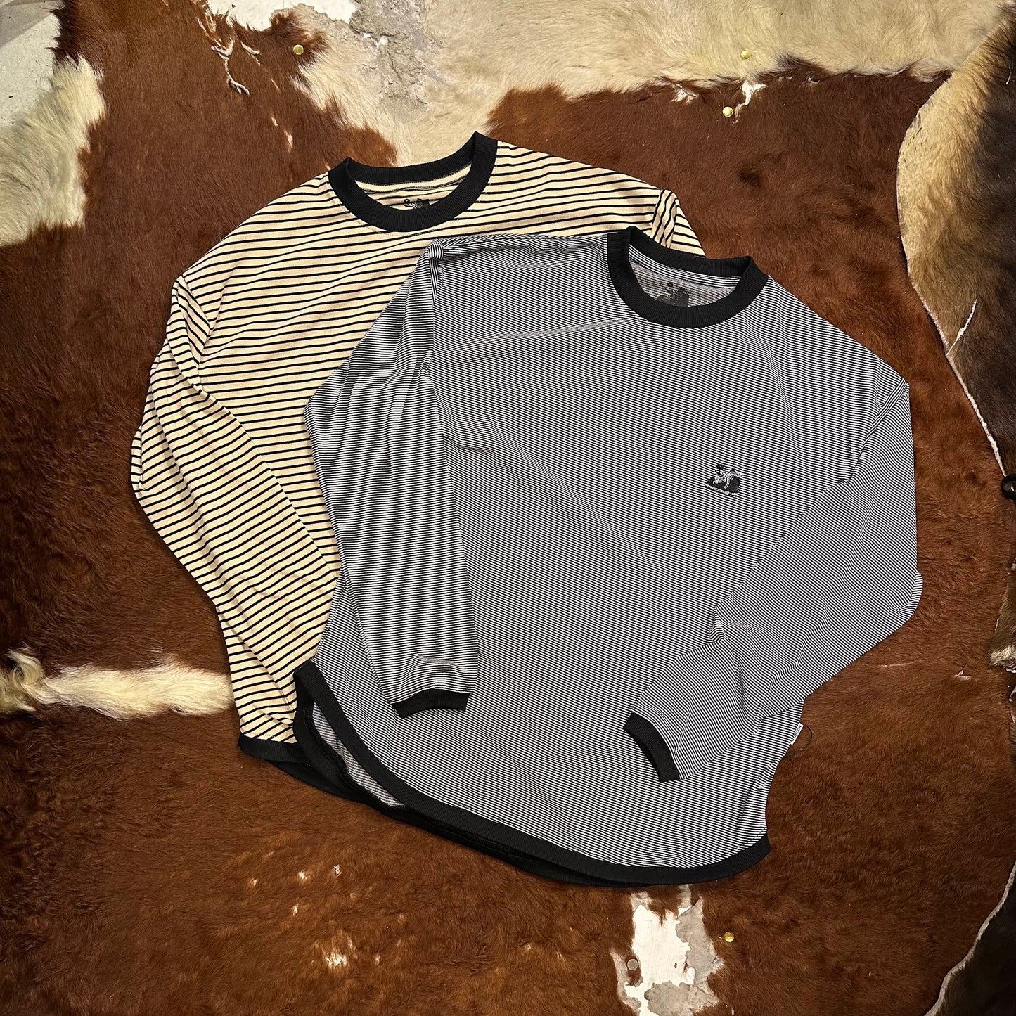"HIKE BORDER NAGASODE TEE"