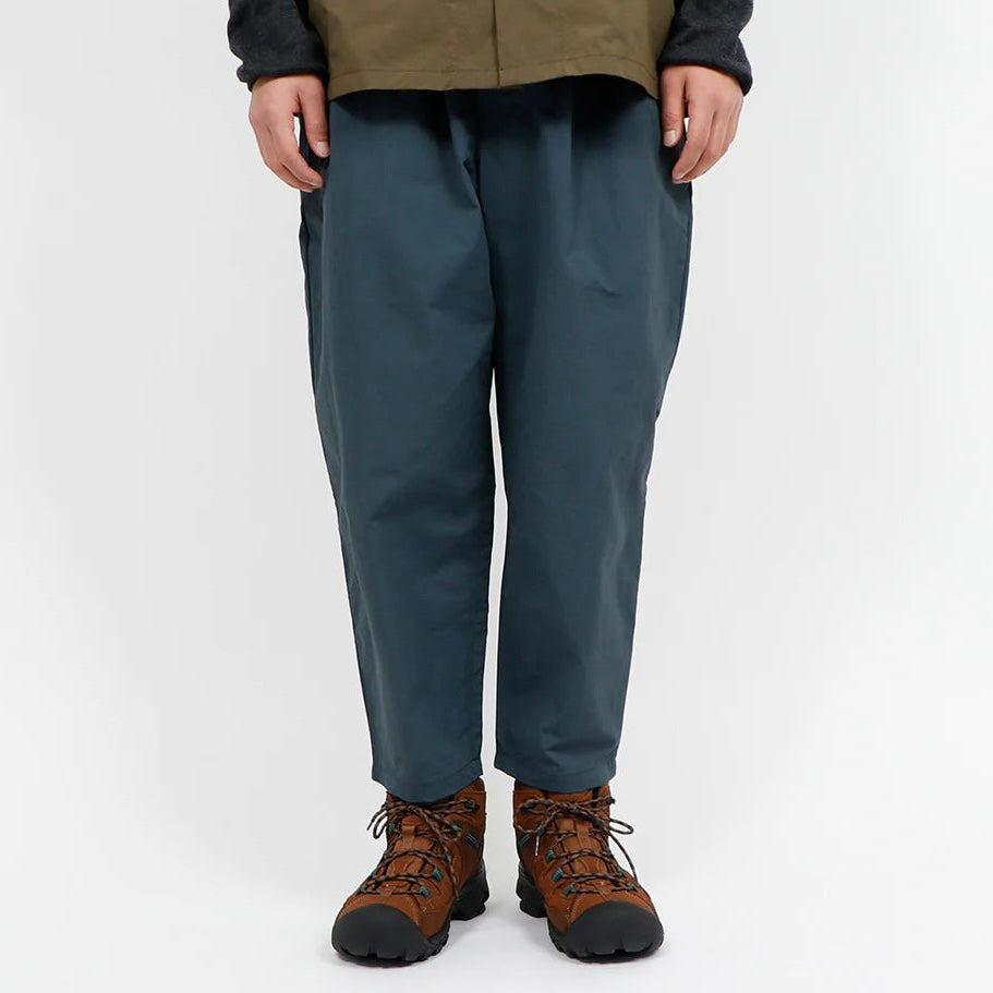 "MOUNTAIN HIKE PANTS"