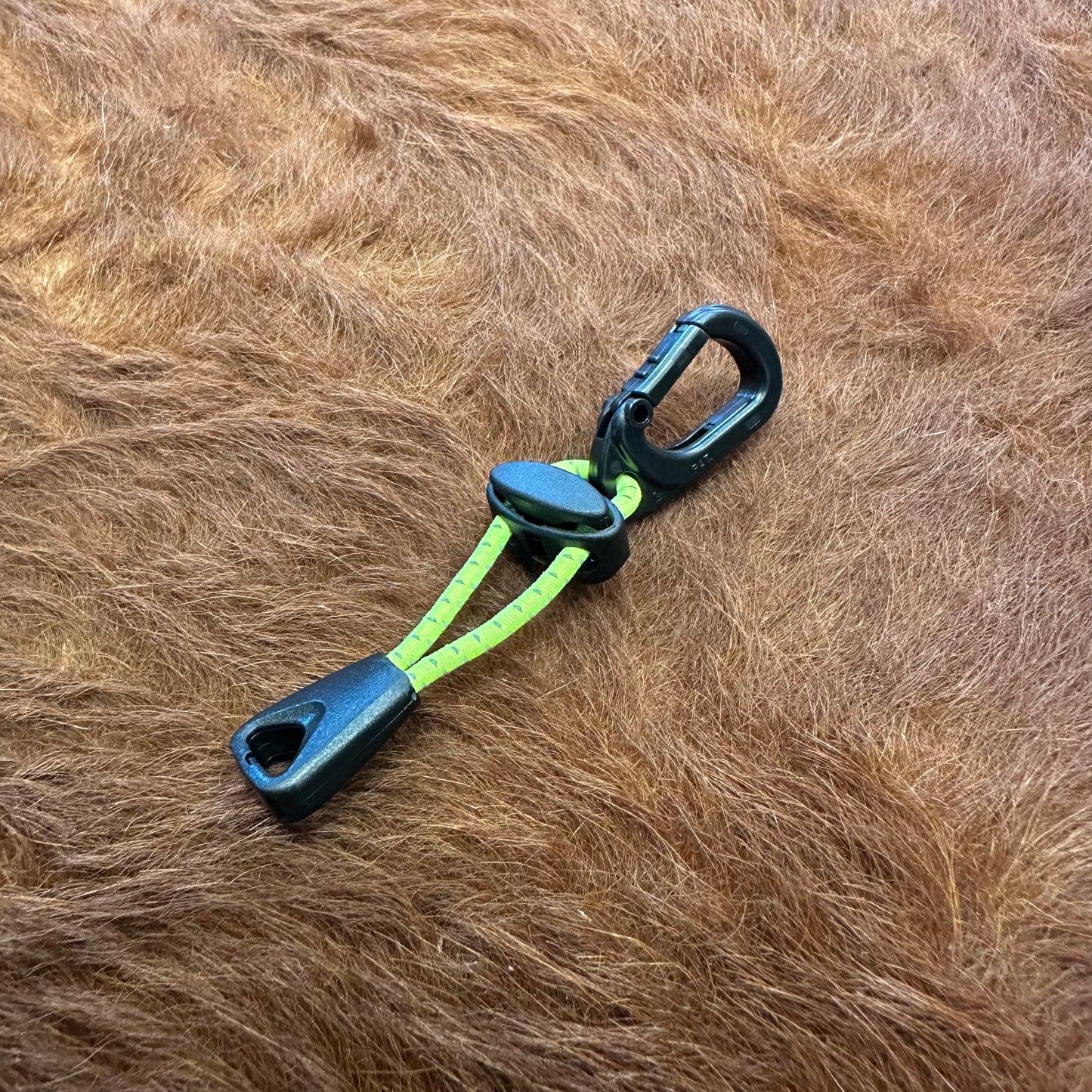 "DANGLE CORD"