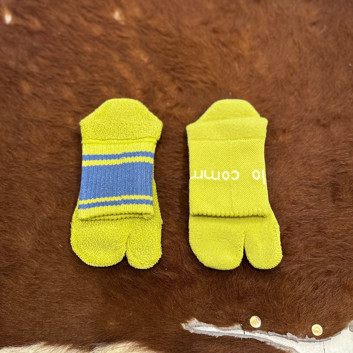 "REVERSIBLE SOCKS 3"