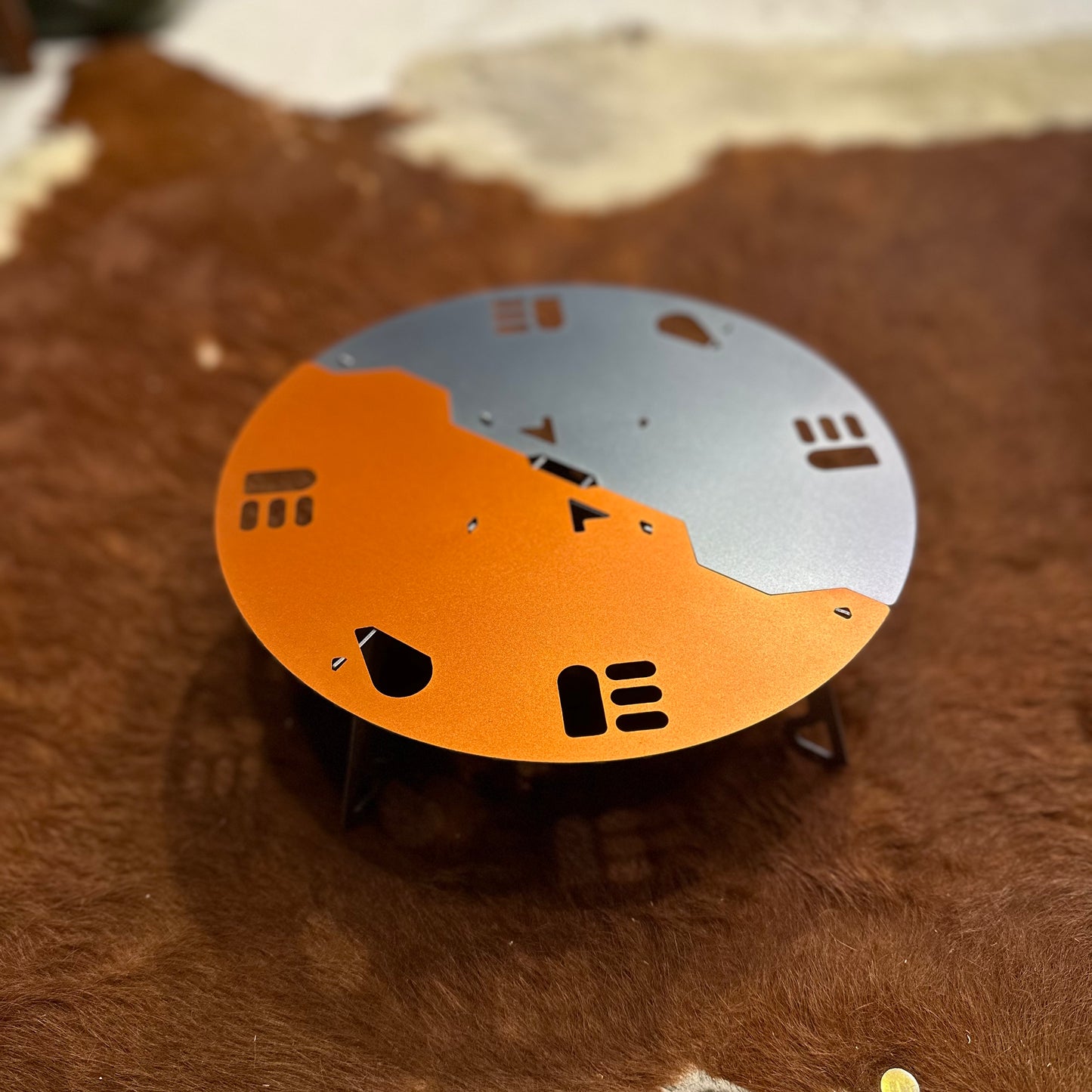 "CIRCLE TABLE"