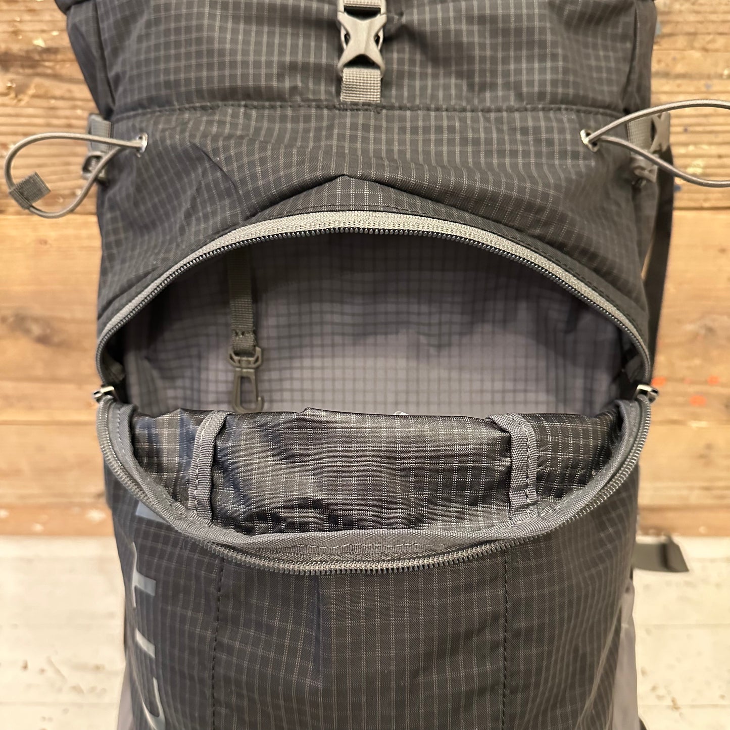 "PEAK 35L PACK"