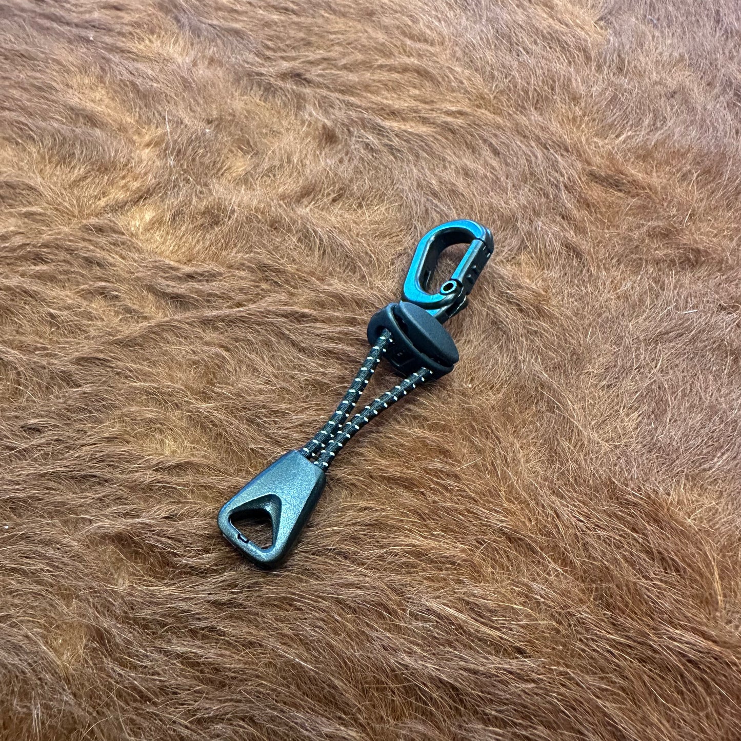"DANGLE CORD"