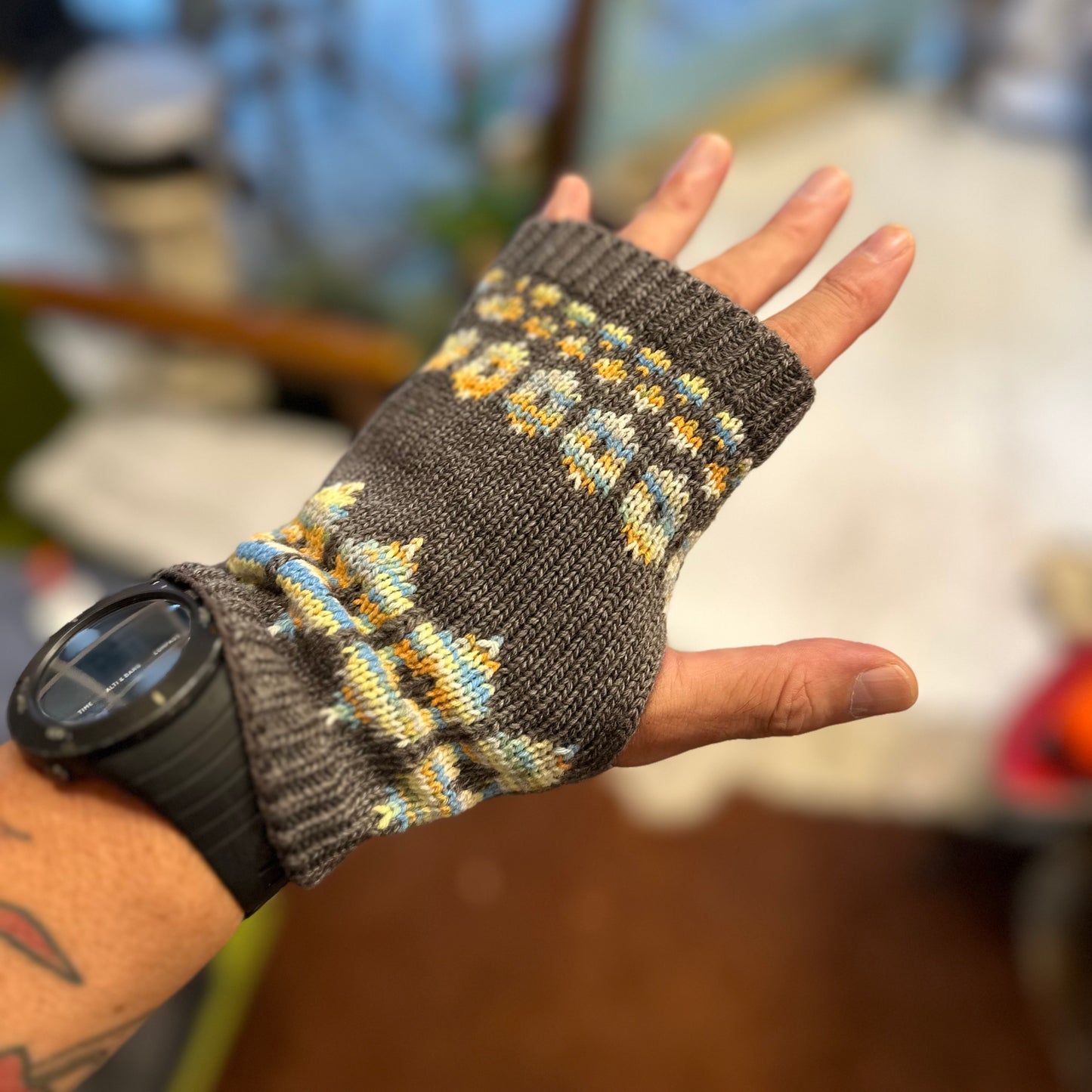 "OTTER GLOVE"