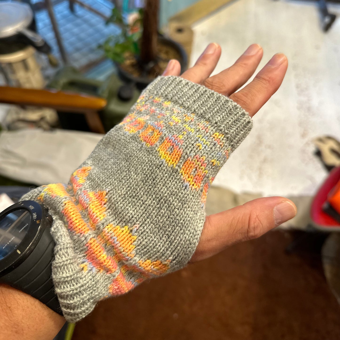 "OTTER GLOVE"