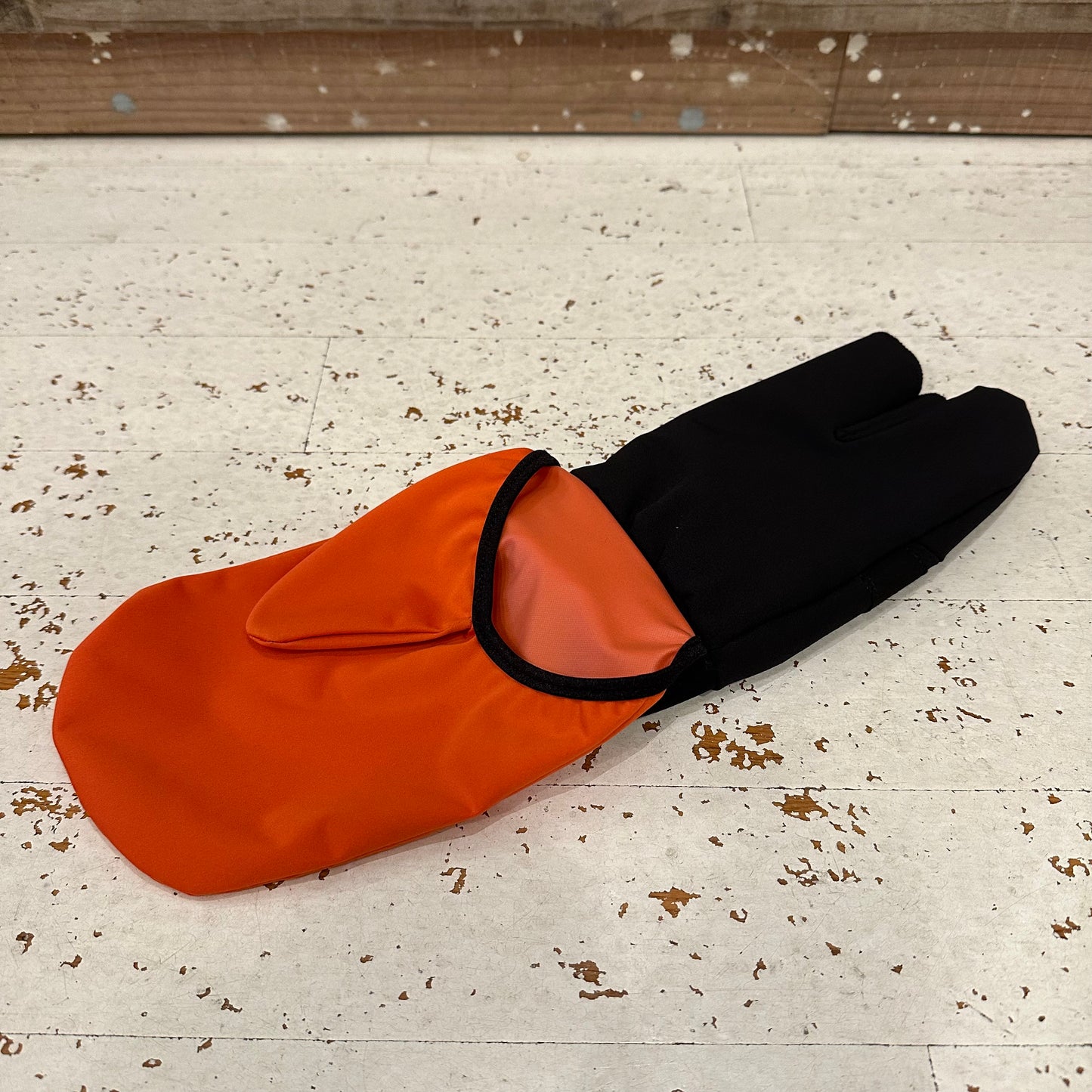 "DUCT GLOVE"