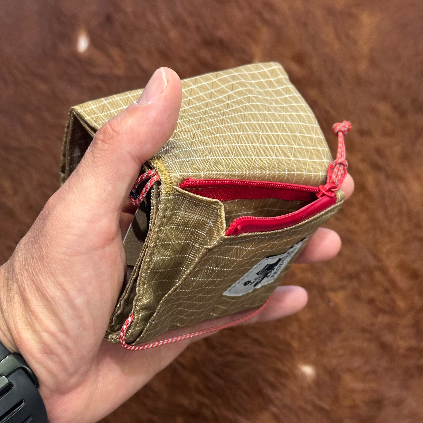 "TRAIL WALLET"