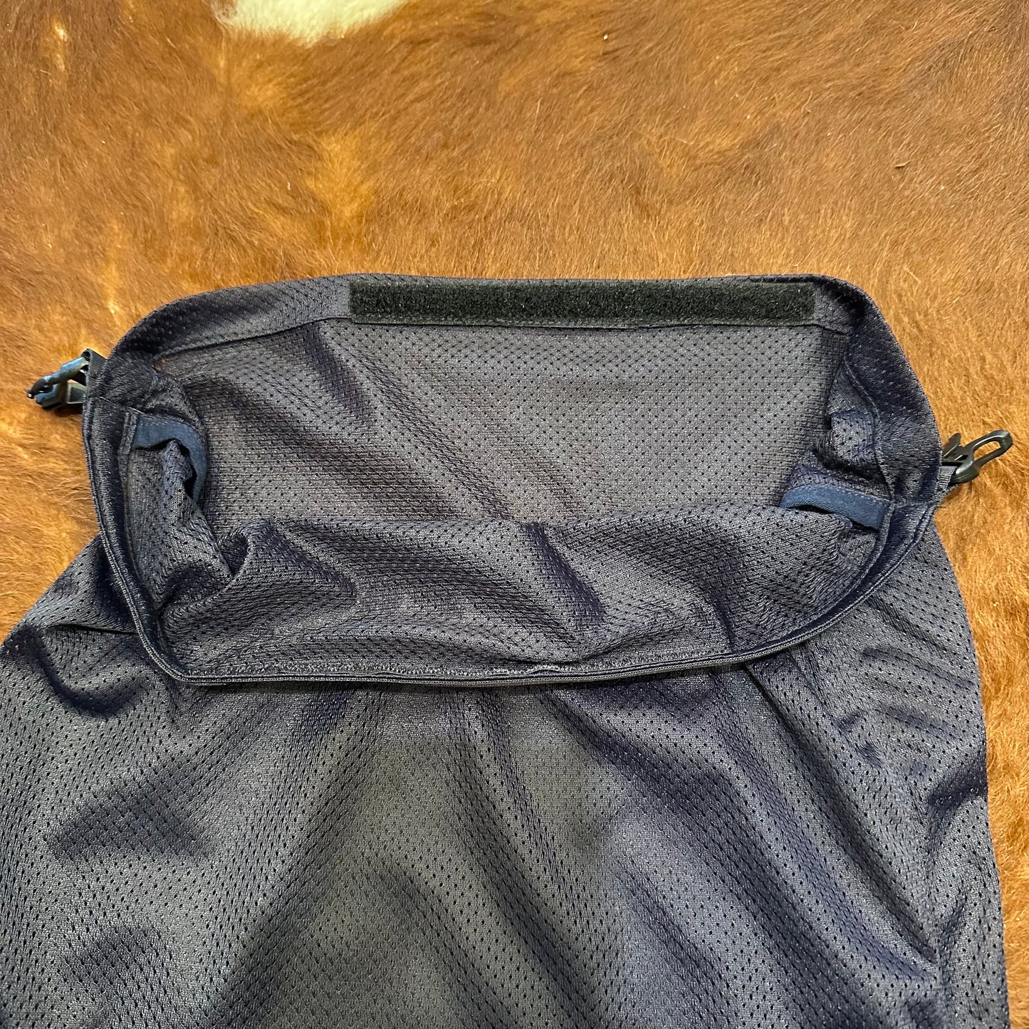 "LAUNDRY ROLL BAG"