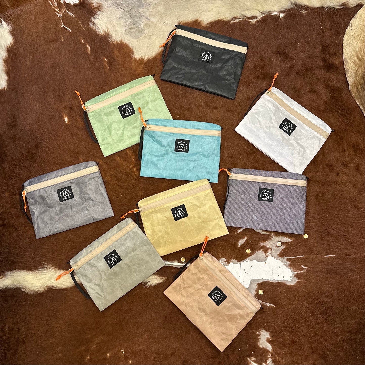 "TRAVEL POUCH PLUS"