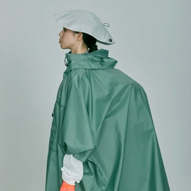 "PONCHO COEXIST LIGHT"