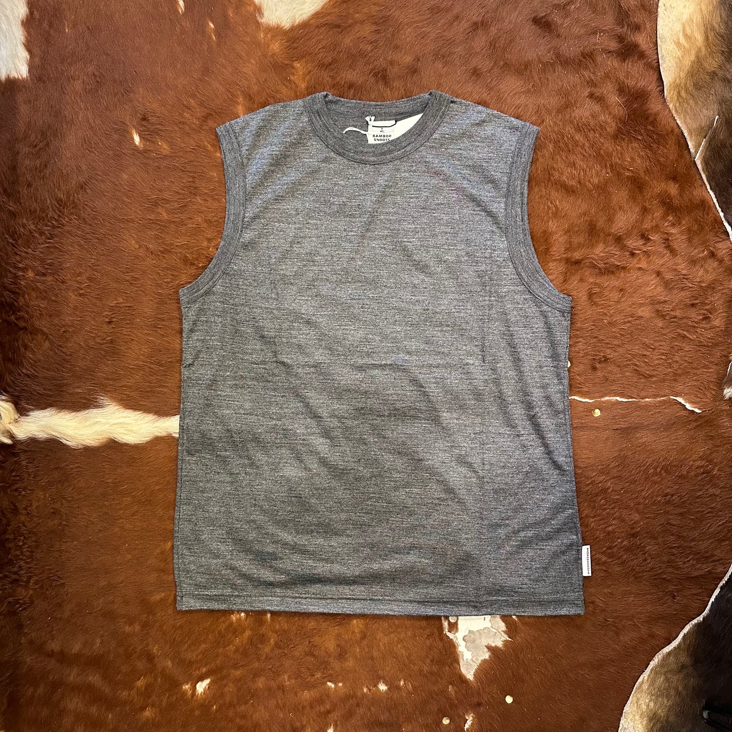 "MERINO WOOL SLEEVELESS TEE"