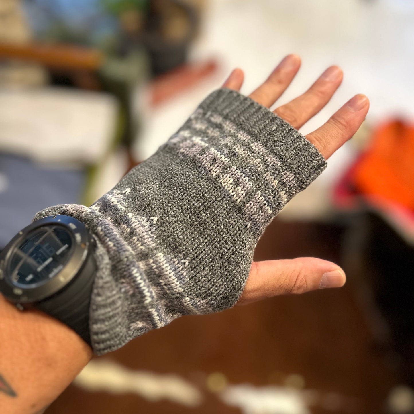 "OTTER GLOVE"