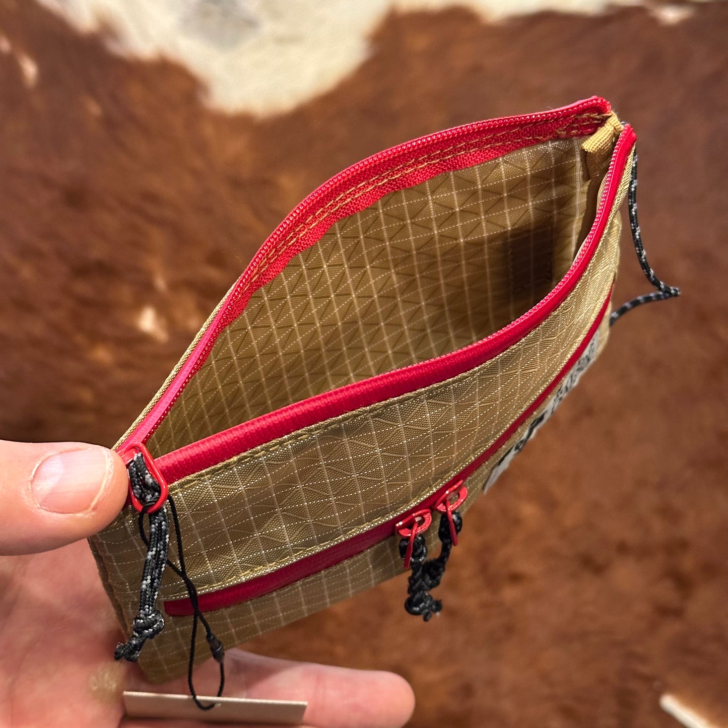 "TRAIL POUCH"