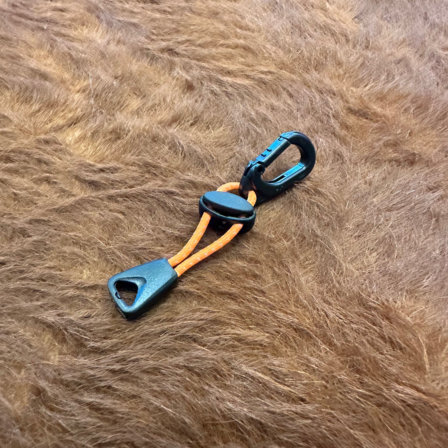 "DANGLE CORD"