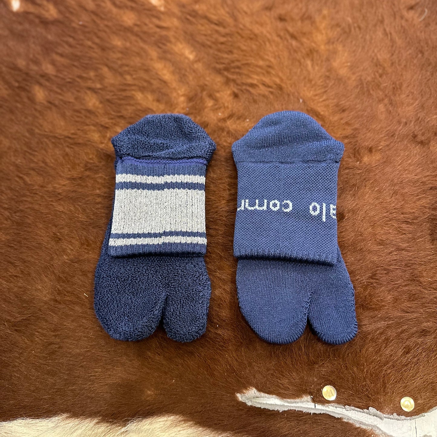 "REVERSIBLE SOCKS 3"