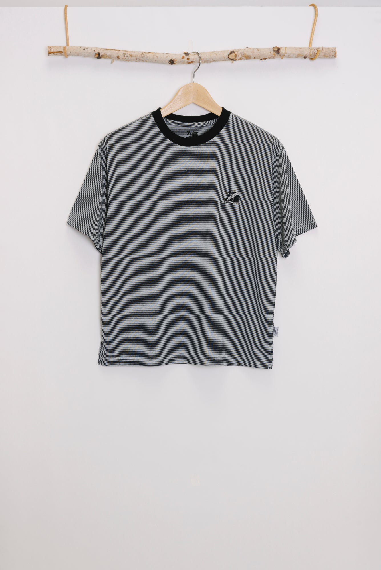 "HIKE BORDER TEE"