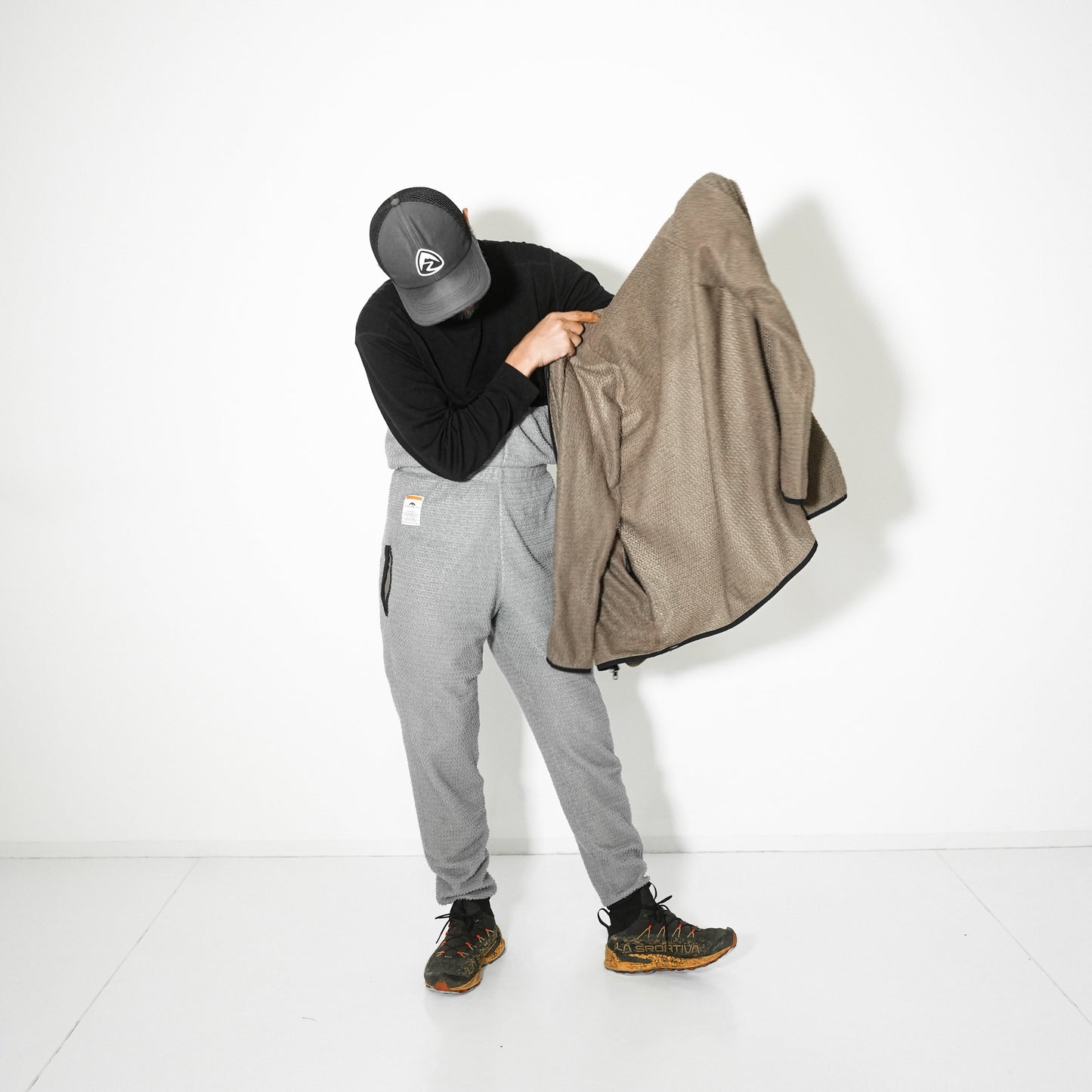 "ALPHA HOODIE 90"