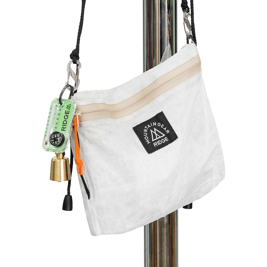 "TRAVEL POUCH PLUS"