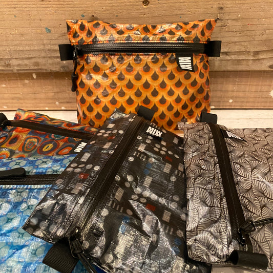 ”ZIPPER POUCH FLAT BOTTOMS DYNEEMA / SMALL”