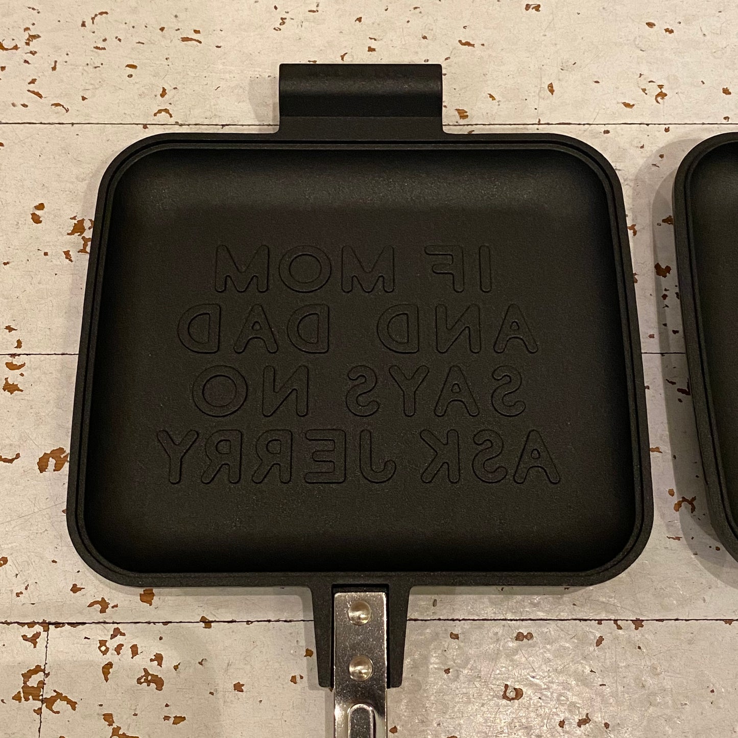 "JERRY MARQUEZ HOTSAND MAKER & CASE"