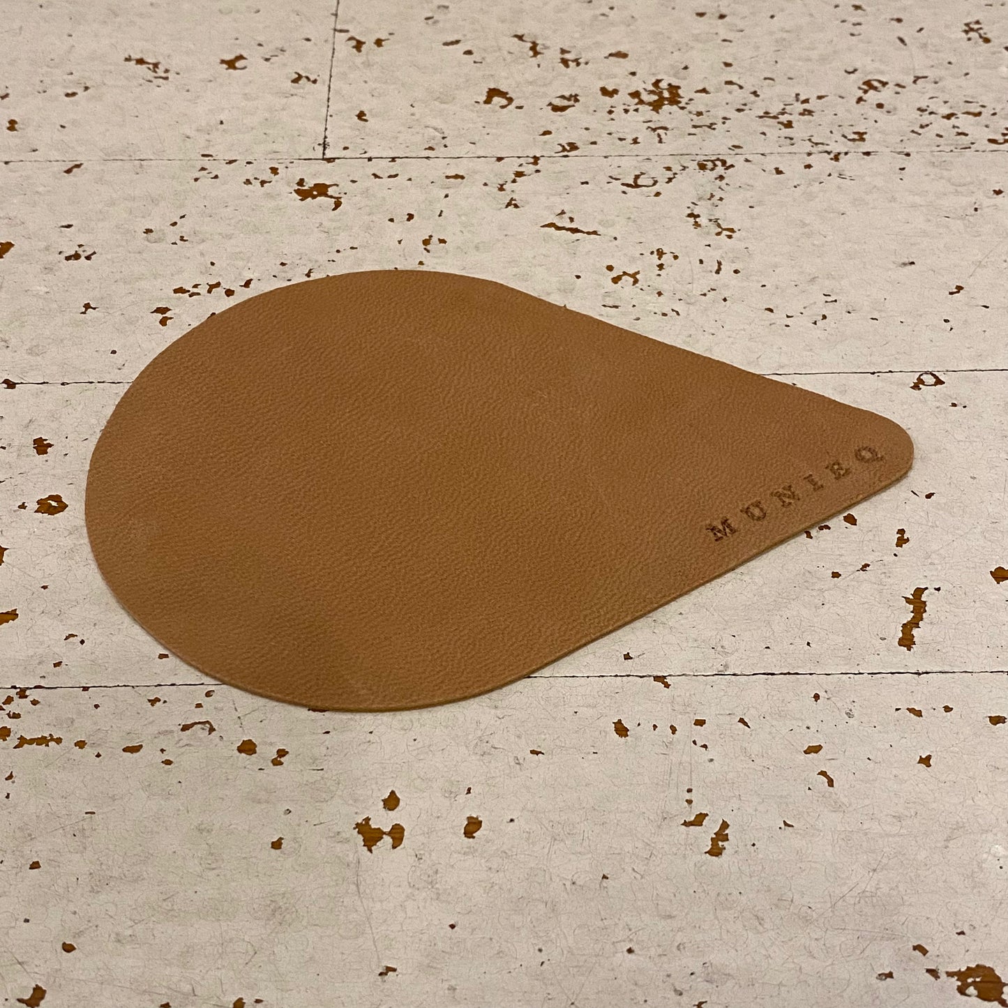 "LEATHER PAD"