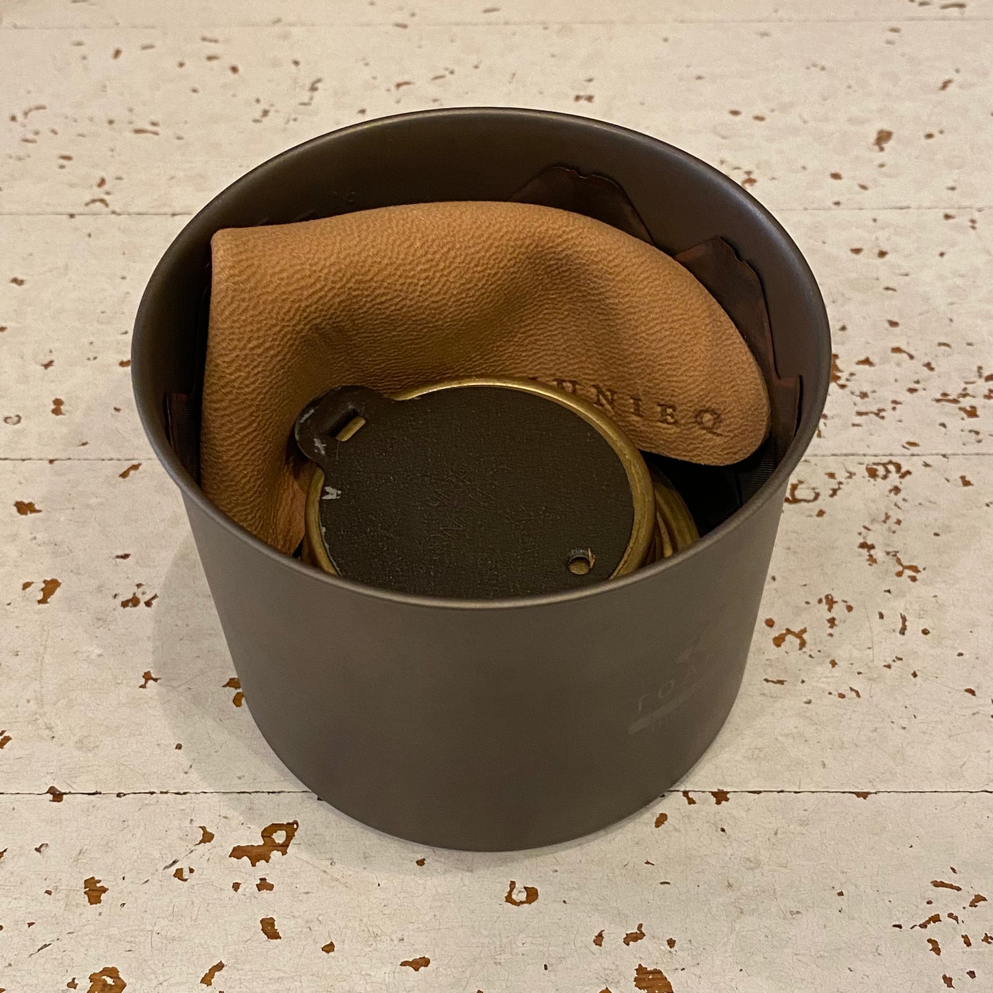 "LEATHER PAD"