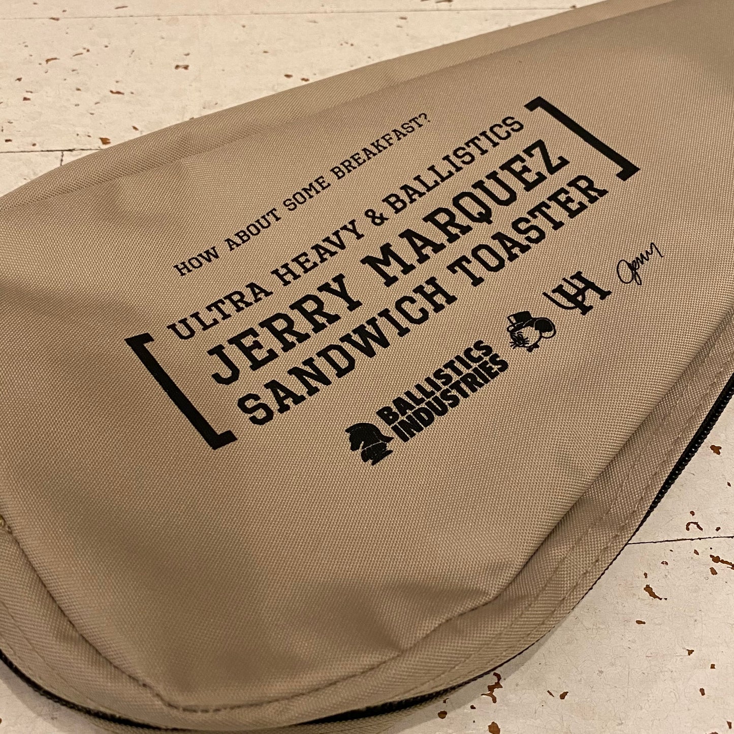 "JERRY MARQUEZ HOTSAND MAKER & CASE"