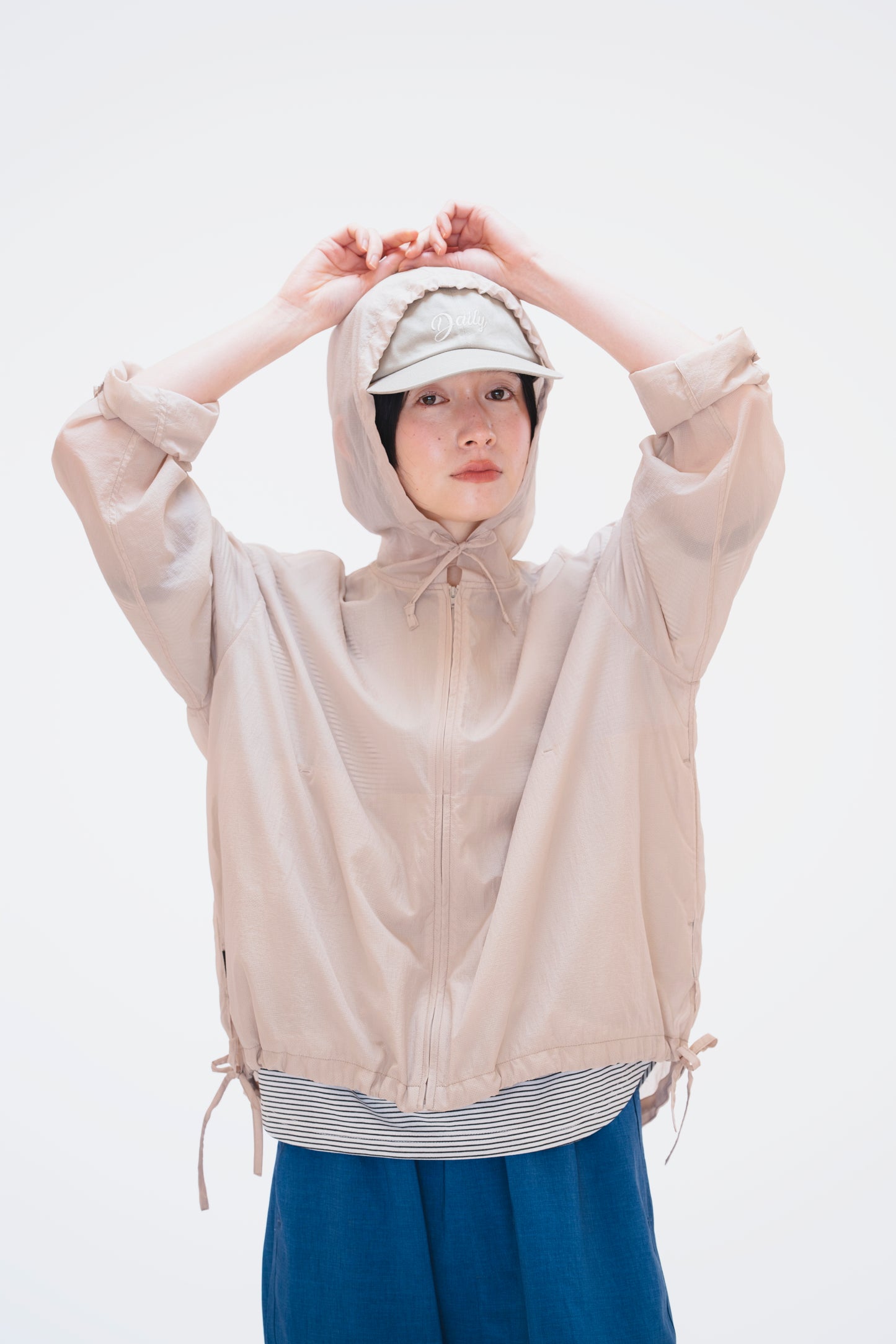 "WINDY HOODIE"