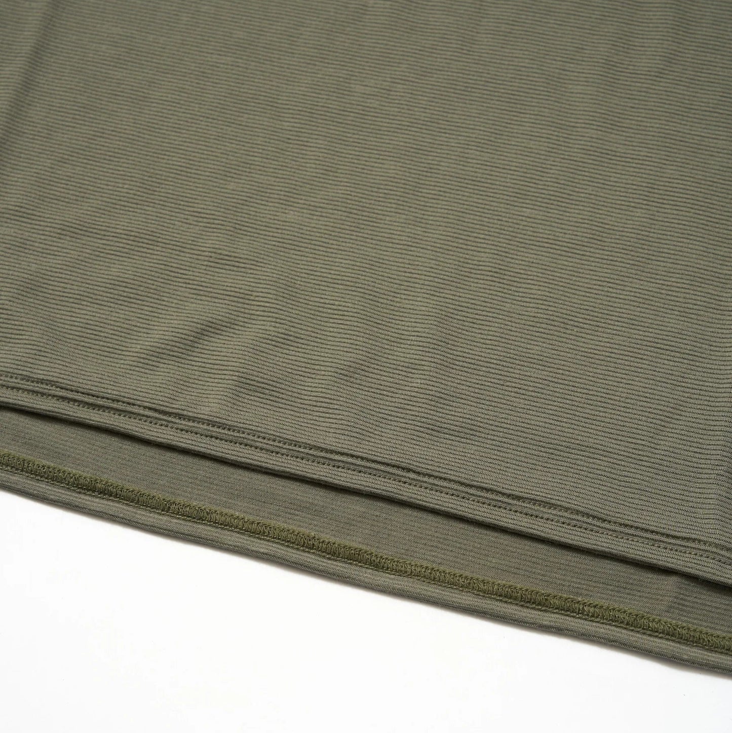 "LIGHTWEIGHT SLEEVELESS"