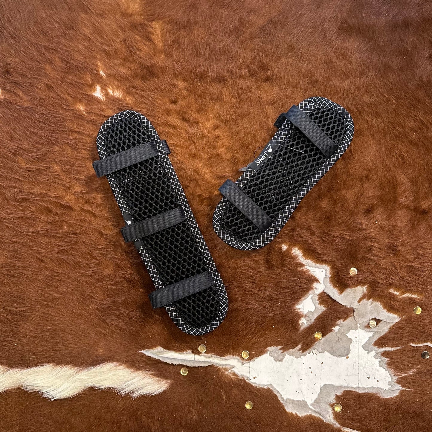 "SHOULDER AIR MESH PAD"