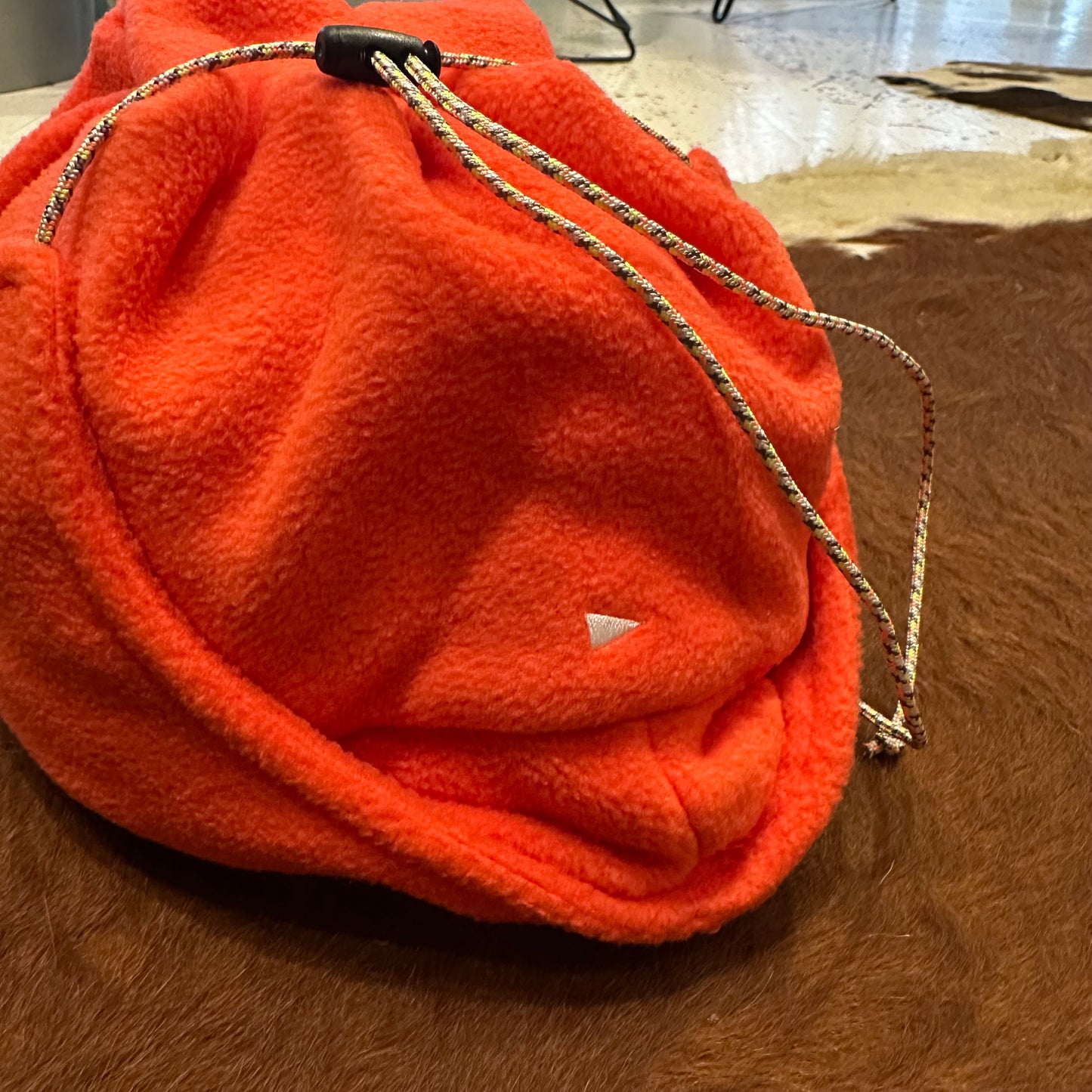 "LOCK FLAP BEANIE"