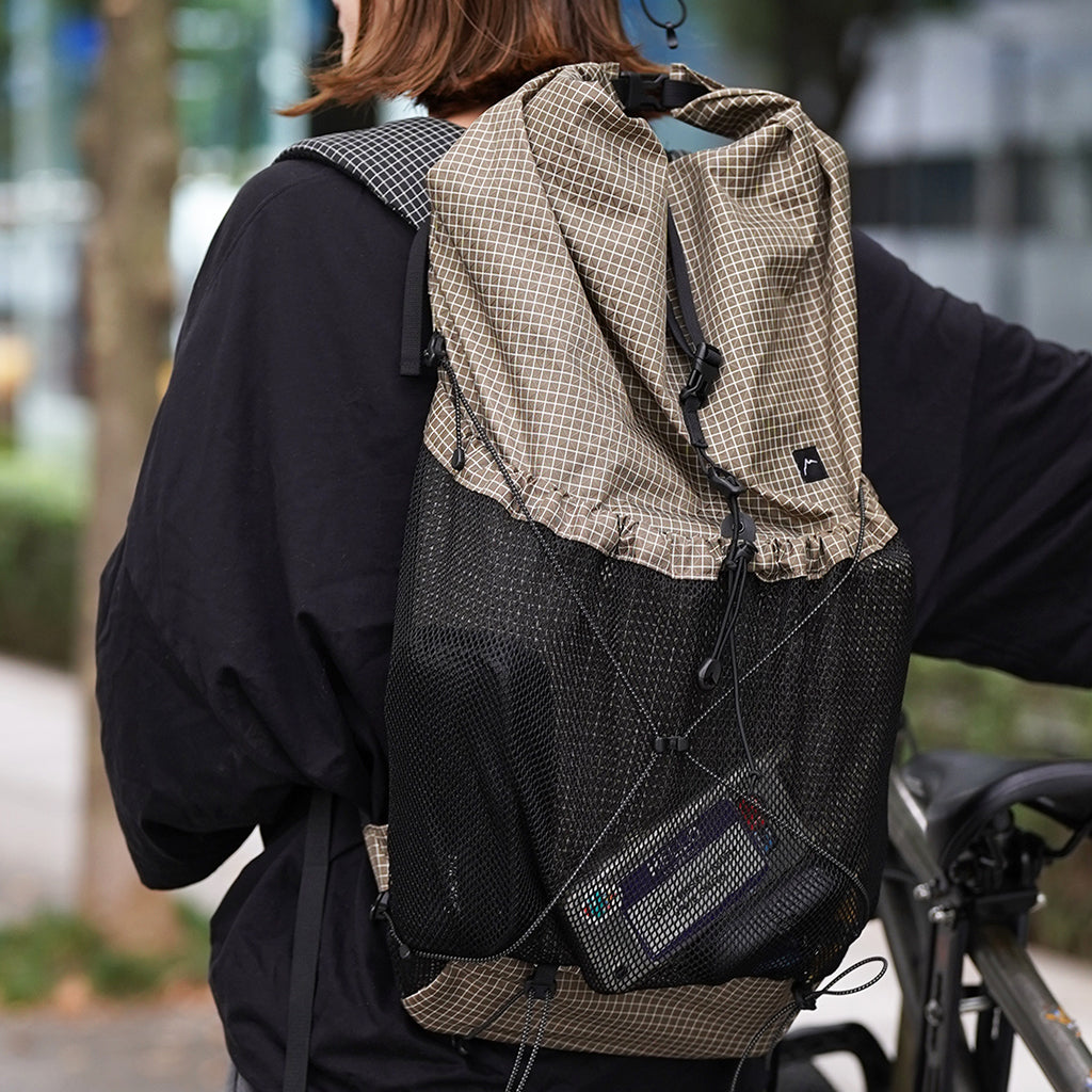 "GAYA ROLL TOP GRID MESH"