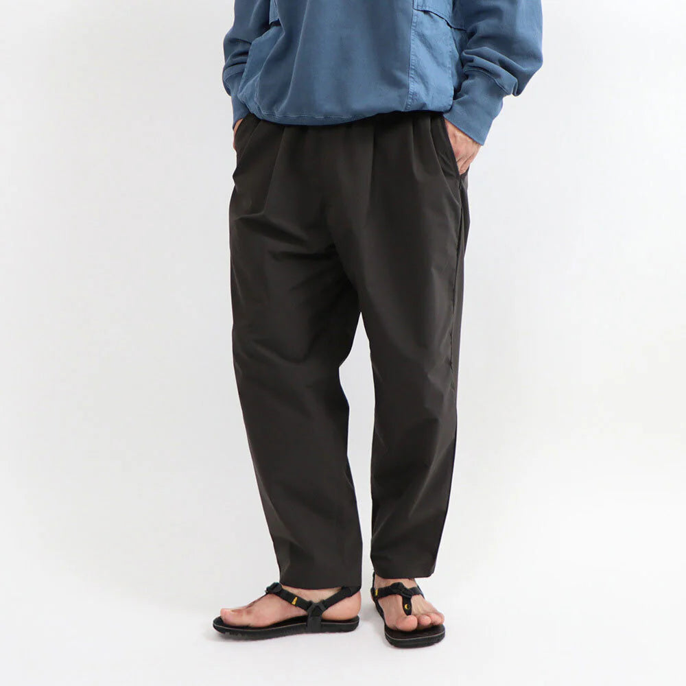 "MOUNTAIN HIKE PANTS"