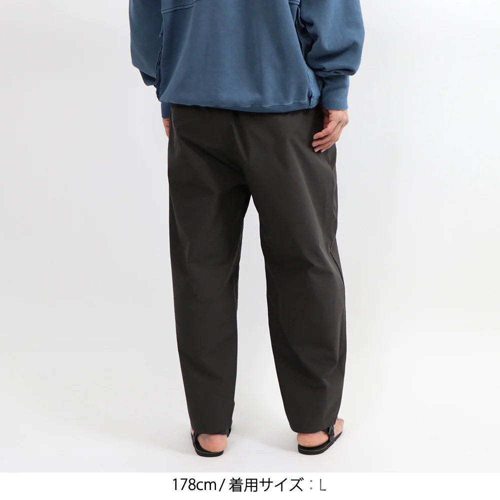 "MOUNTAIN HIKE PANTS"