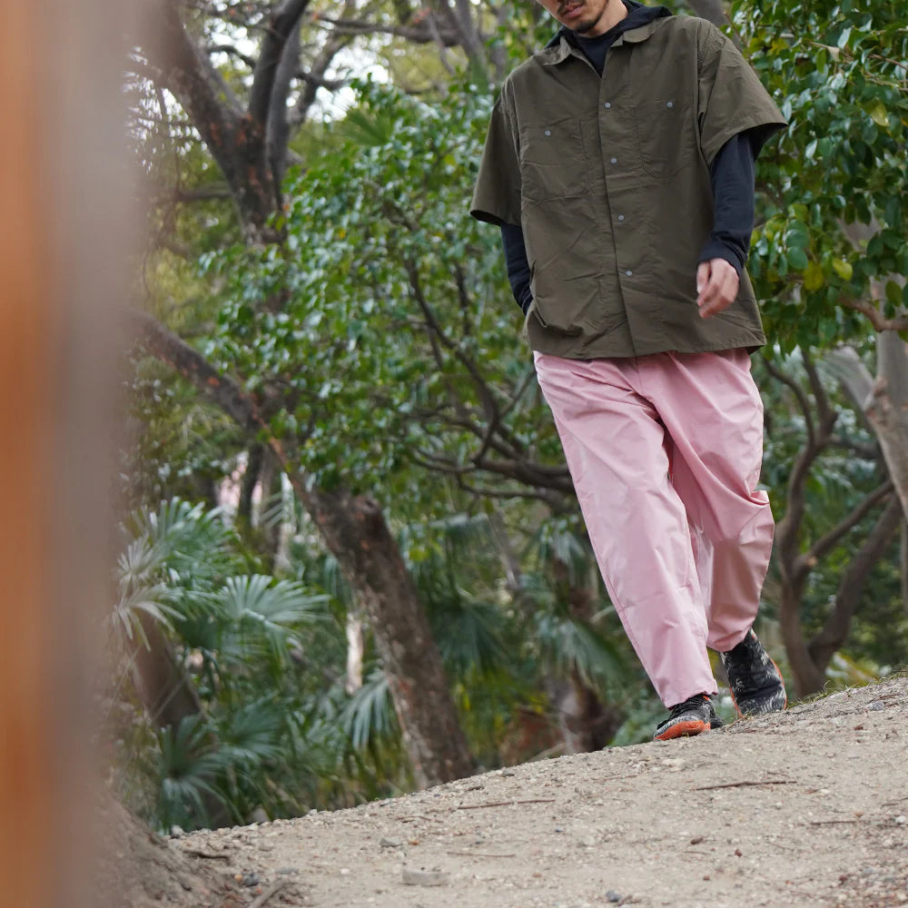 "MOUNTAIN HIKE PANTS"