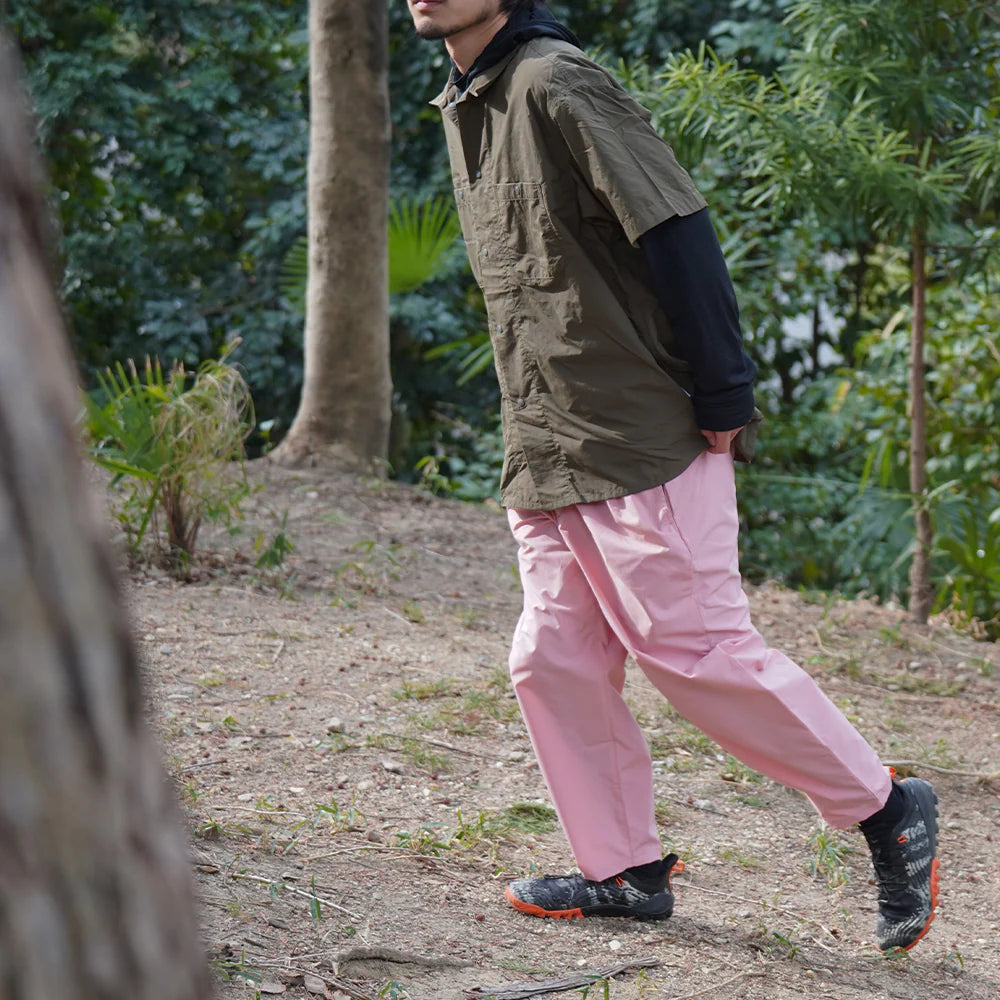 "MOUNTAIN HIKE PANTS"