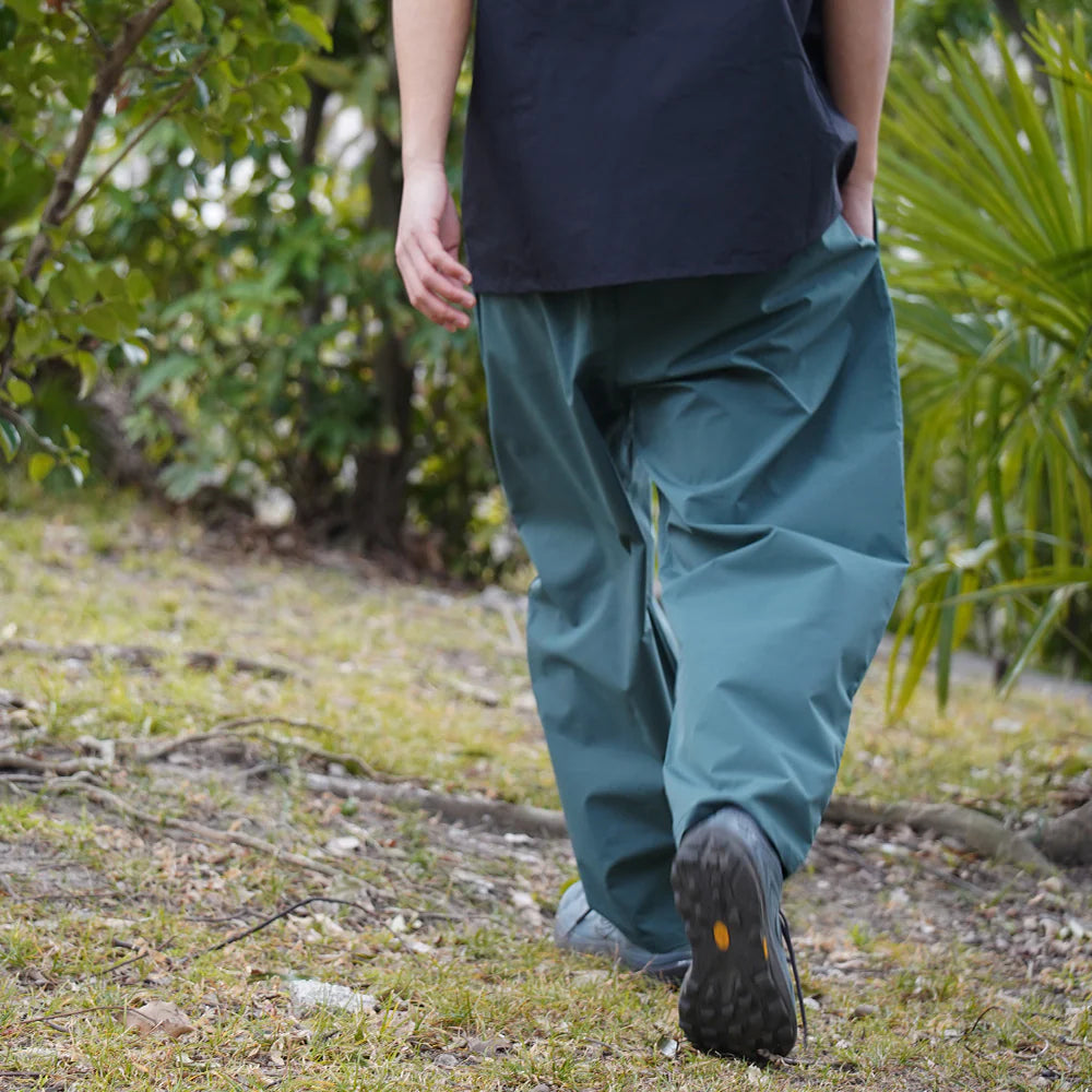 "MOUNTAIN HIKE PANTS"